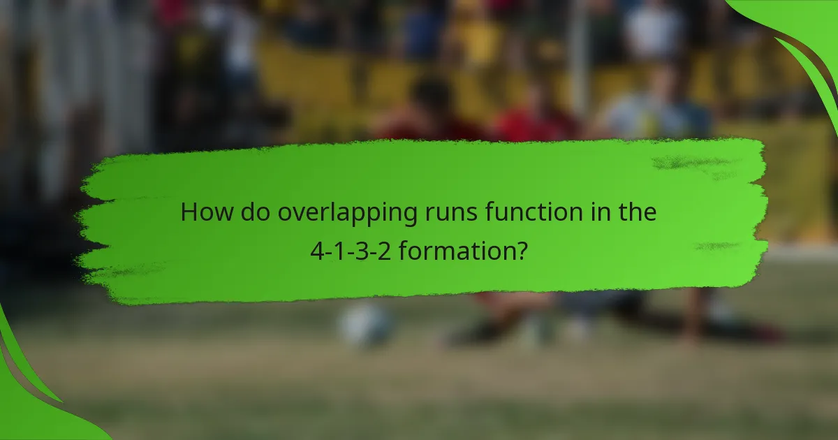 How do overlapping runs function in the 4-1-3-2 formation?